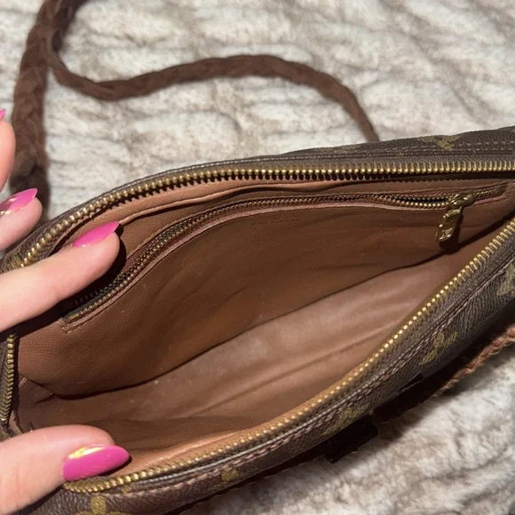 Vintage boho bags authentic Louis Vuitton crossbody - Picture 2 of 3